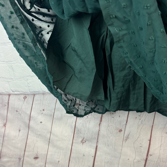 BloomChic Green Clip Dot Long Sleeve V Neck Dress With Pockets Plus Size 2X - Picture 8 of 8